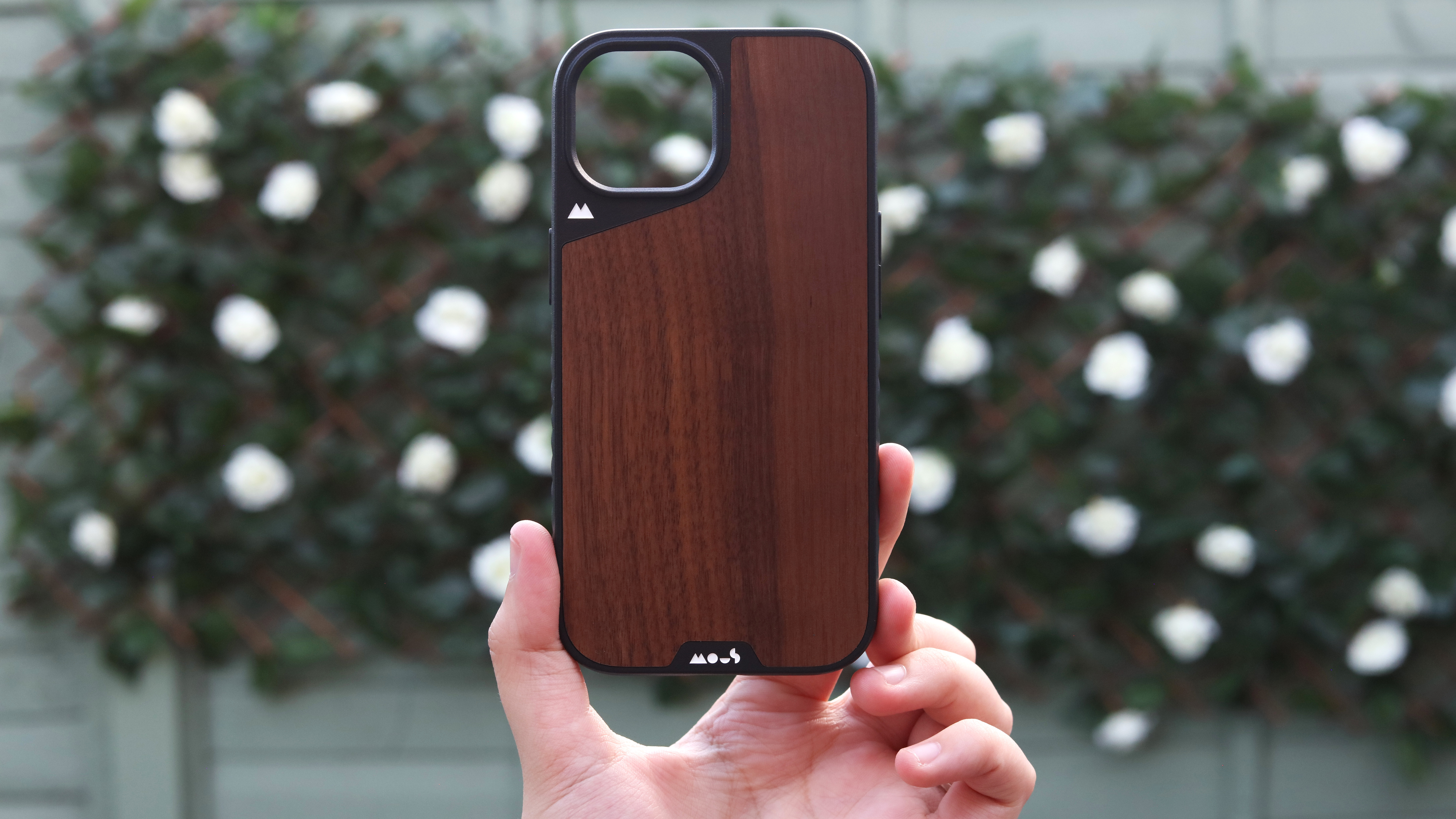 Mous Limitless 3.0 Walnut Case review: High-end style meets rugged