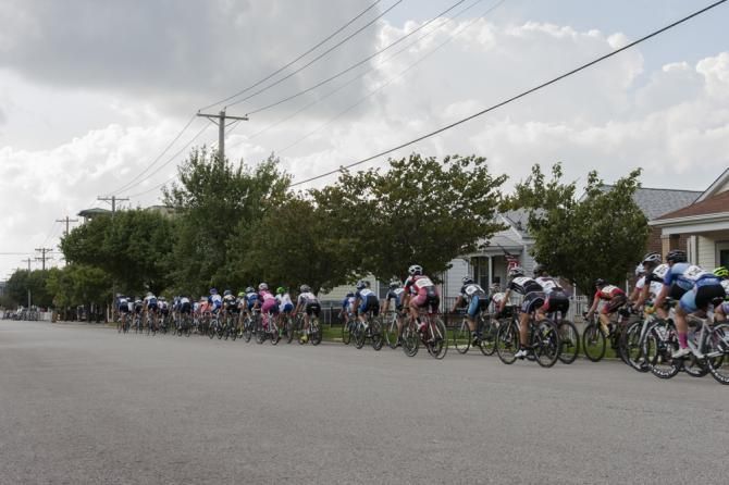 The women's peloton all string out