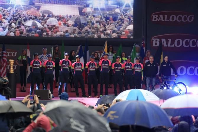 The umbrellas were out when Lampre-Merida was on stage