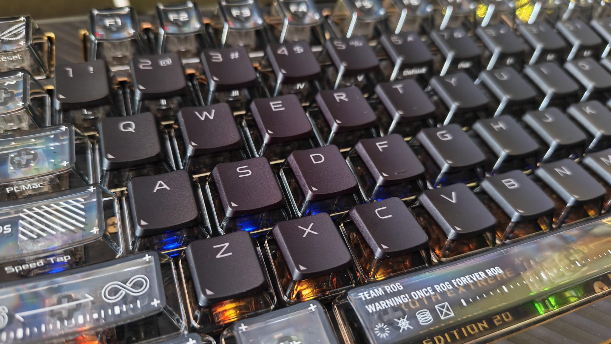 The keycaps on the Asus ROG Azoth Extreme 20