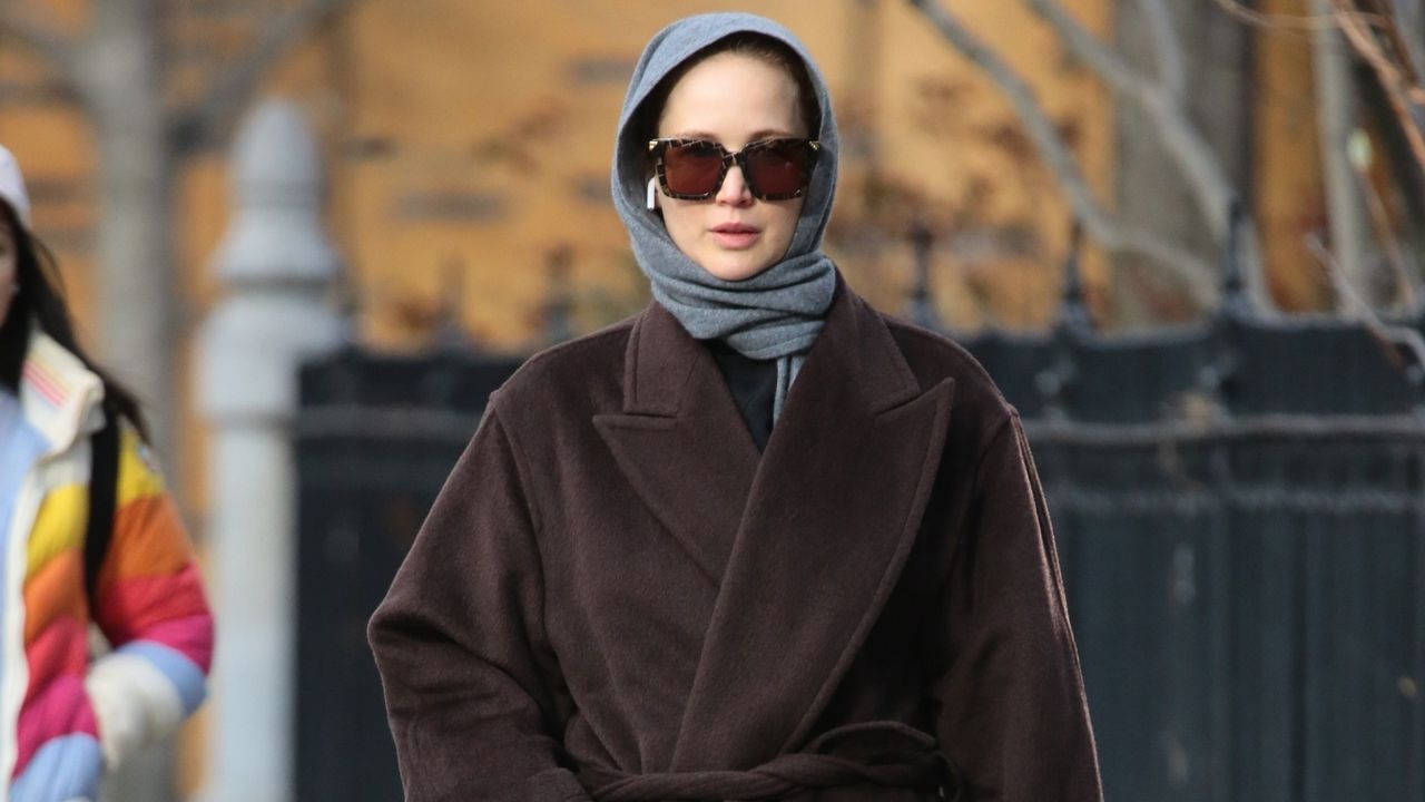 Jennifer Lawrence makes loungewear look Old Hollywood on her way to the gym