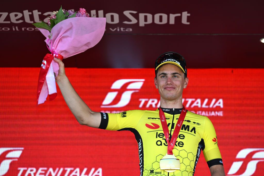 Olav Kooij on the podium on stage nine of the Giro d&#039;Italia