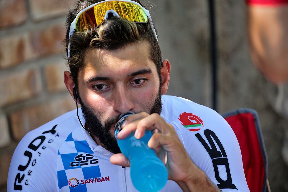 Fernando Gaviria takes on some liquids