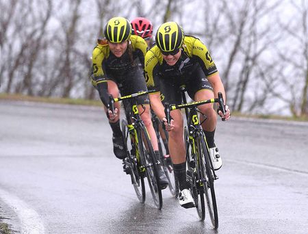 Sarah Roy and Gracie Elvin took and impressive one-two victory today for Mitchelton-Scott in Gooik-Geraardsbergen-Gooik