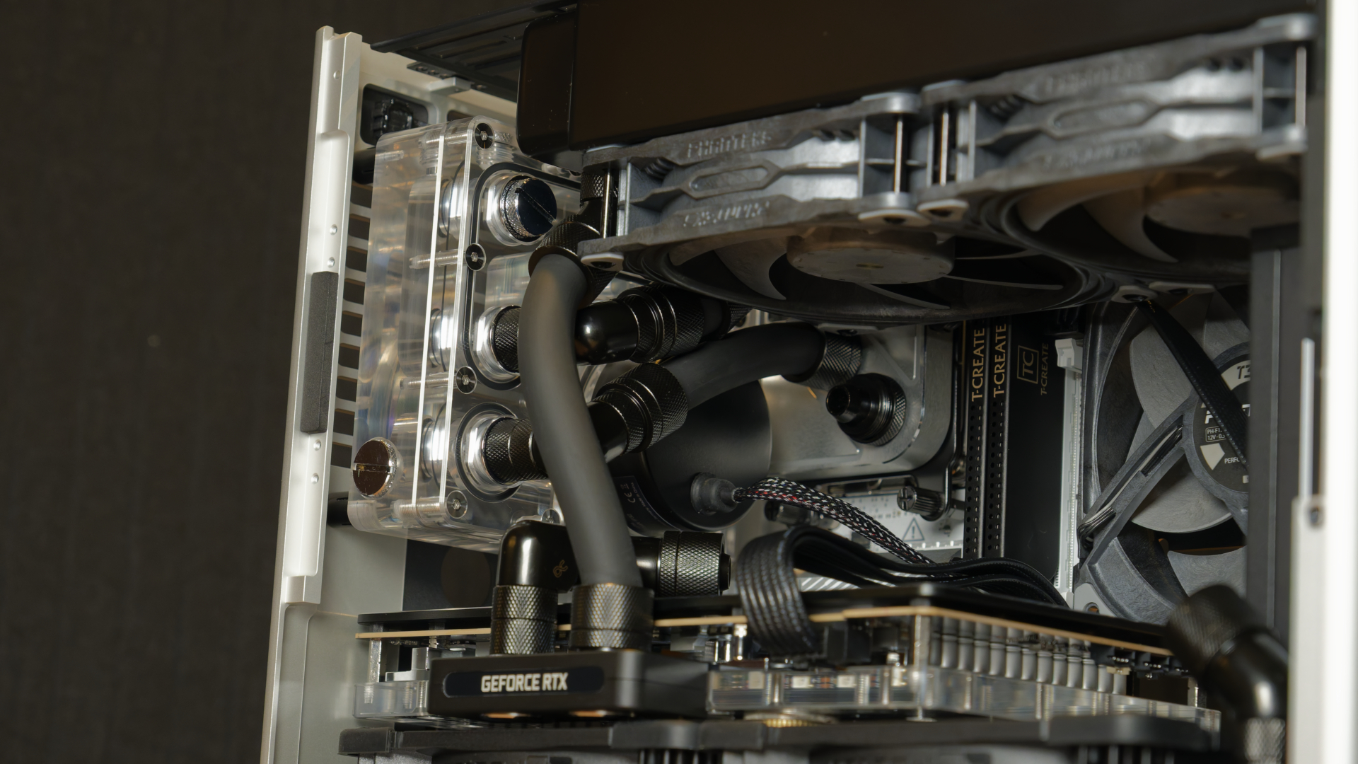 Greyscale ITX Build Tubing &amp;amp; Loop