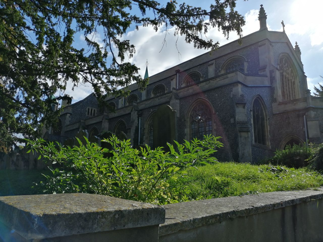 Here&rsquo;s another great example of the HDR processing in action. Note the sun is in the shot.