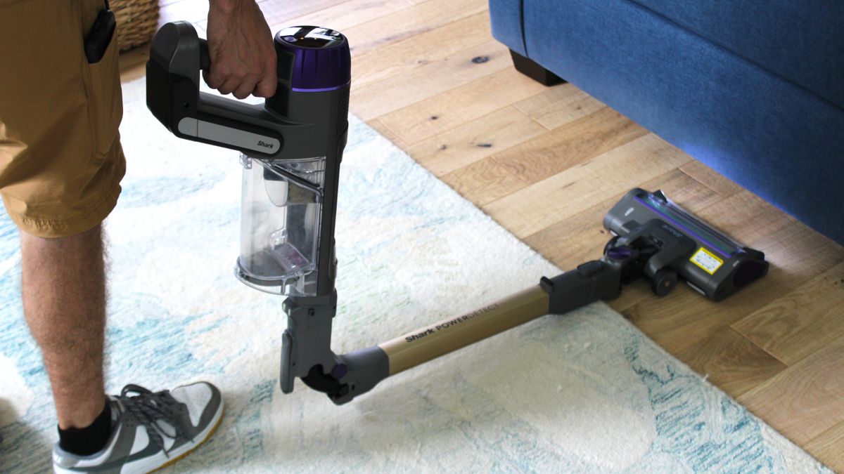 Shark Cordless PowerDetect Clean &amp; Empty