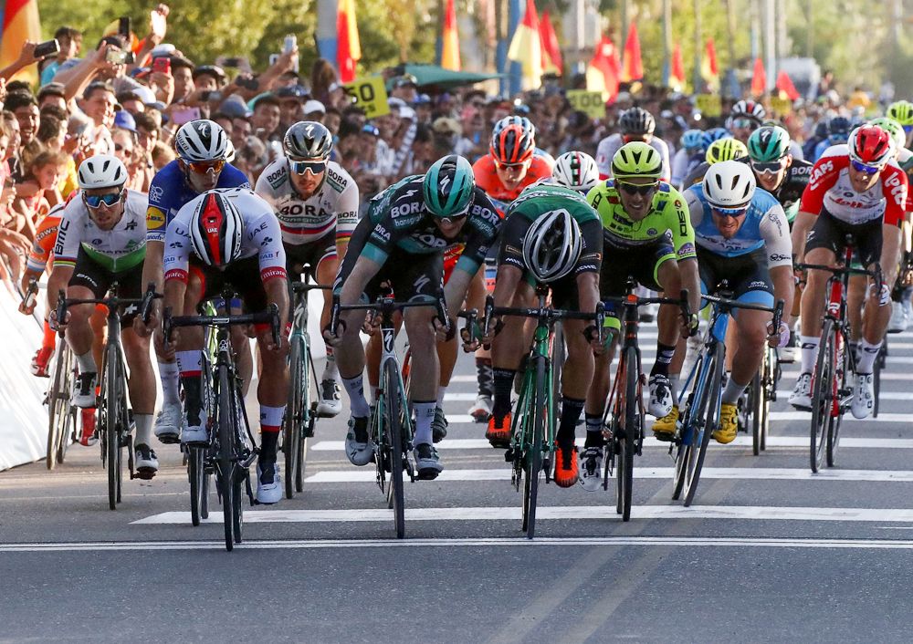 Fernando Gaviria edges out Matteo Malucelli and Sam Bennett to win stage 1 at Vuelta a San Juan