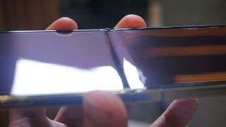 Samsung Galaxy Z Flip 5 hands-on vouw in het scherm