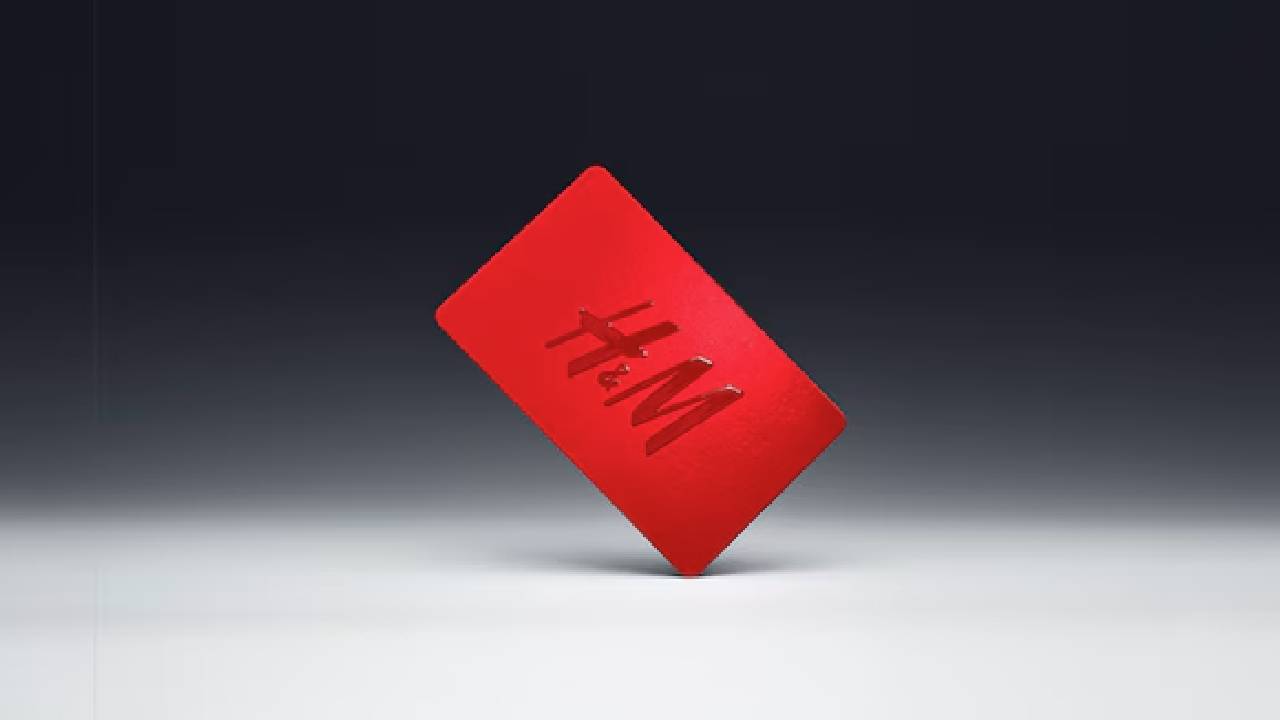 H&amp;M red gift card
