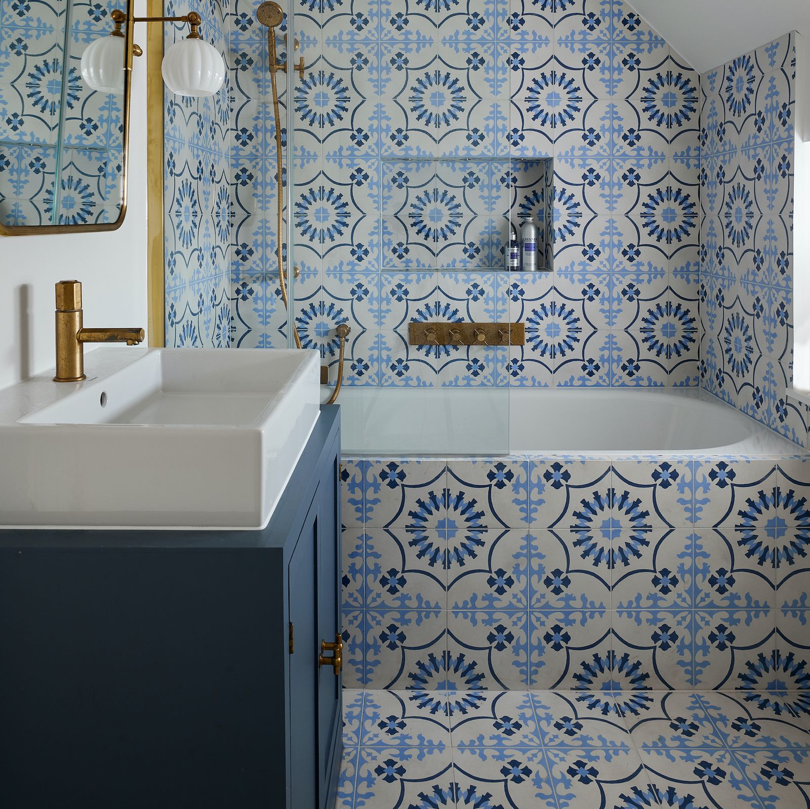 How to tile a bathtub for a stylish, practical finish