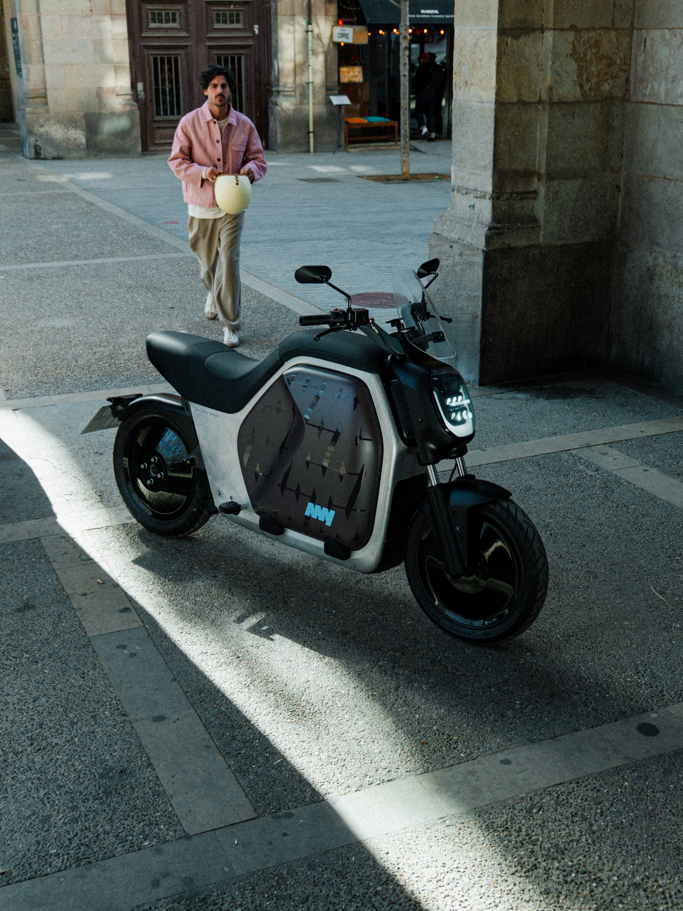 Two electric motorbikes built by designers who don't make motorbikes, figure 4