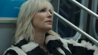 Cate Blanchett on a subway in Ocean's 8