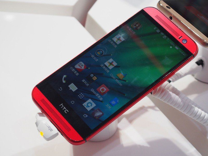 HTC One M8 in red