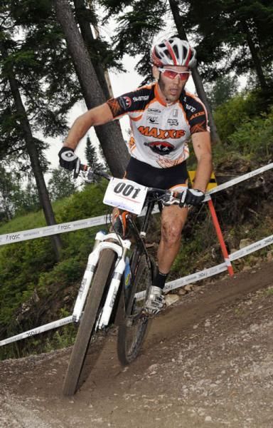 Geoff Kabush (Team Maxxis-Rocky Mountain) on his way to a sixth title.