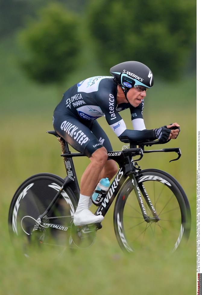 Rigoberto Uran (Omega Pharma - QuickStep) head for victory and the maglia rosa