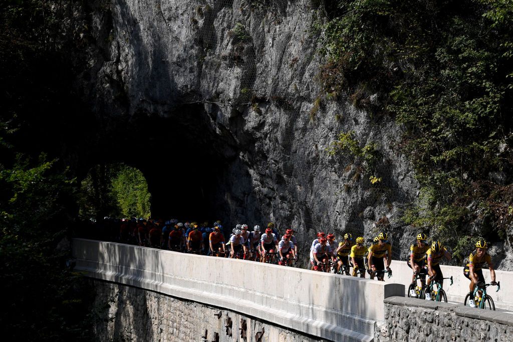 VILLARDDELANS FRANCE SEPTEMBER 15 Primoz Roglic of Slovenia and Team Jumbo Visma Yellow Leader Jersey Tom Dumoulin of The Netherlands and Team Jumbo Visma Robert Gesink of The Netherlands and Team Jumbo Visma Amund Grondahl Jansen of Norway and Team Jumbo Visma Tony Martin of Germany and Team Jumbo Visma Peloton Tunnel Bridge during the 107th Tour de France 2020 Stage 16 a 164km stage from La TourDuPin to VillardDeLans 1152m Auberge de la Cte 2000 TDF2020 LeTour on September 15 2020 in VillardDeLans France Photo by Tim de WaeleGetty Images