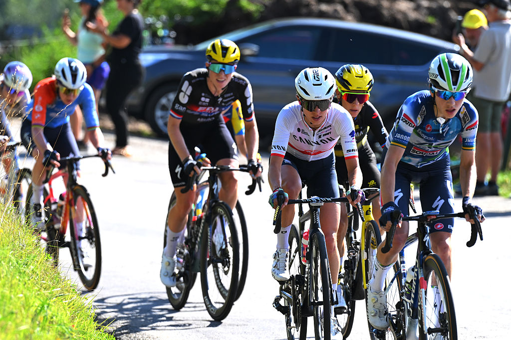 Tour de France Femmes stage 8 LIVE - Major GC battle expected on the Col de Madeleine