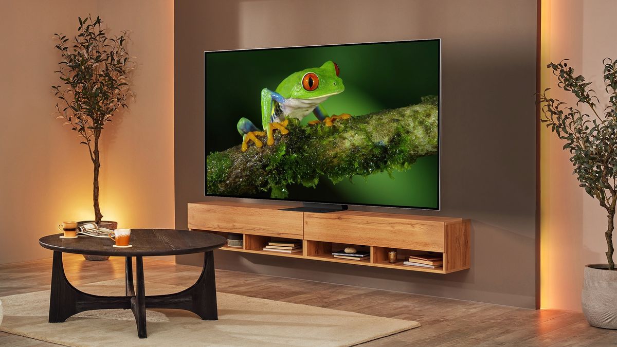 Dive into a summer of sport with Samsung Neo QLED and OLED TVs