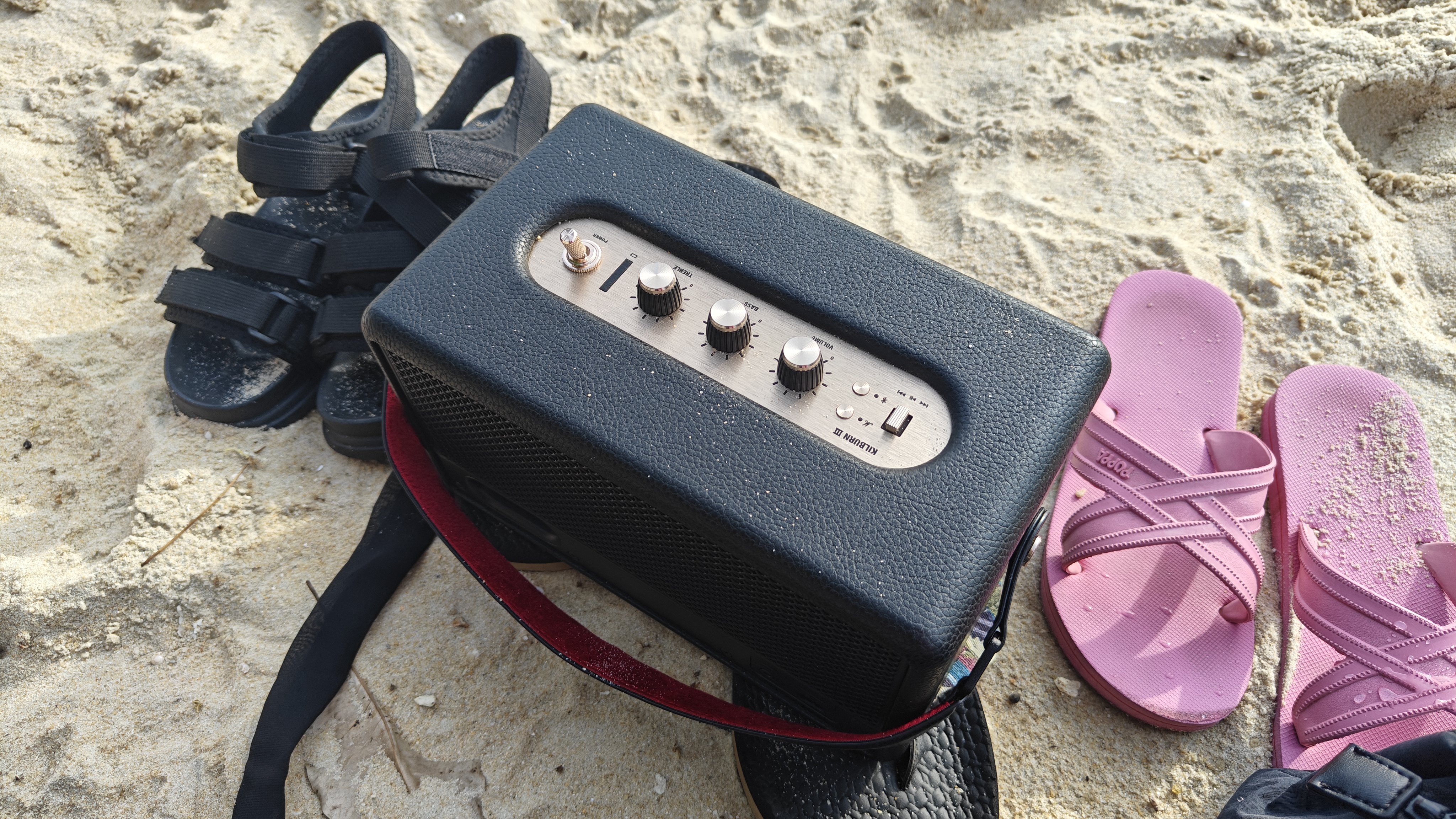 Marshall Kilburn III Bluetooth speaker