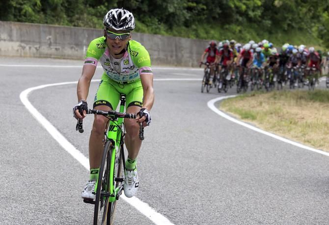 Edoardo Zardini (Bardiani) tries to bridge to the attackers