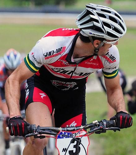 Sid Taberlay (ShoAir/Specialized) looks back to see what damage he has done.