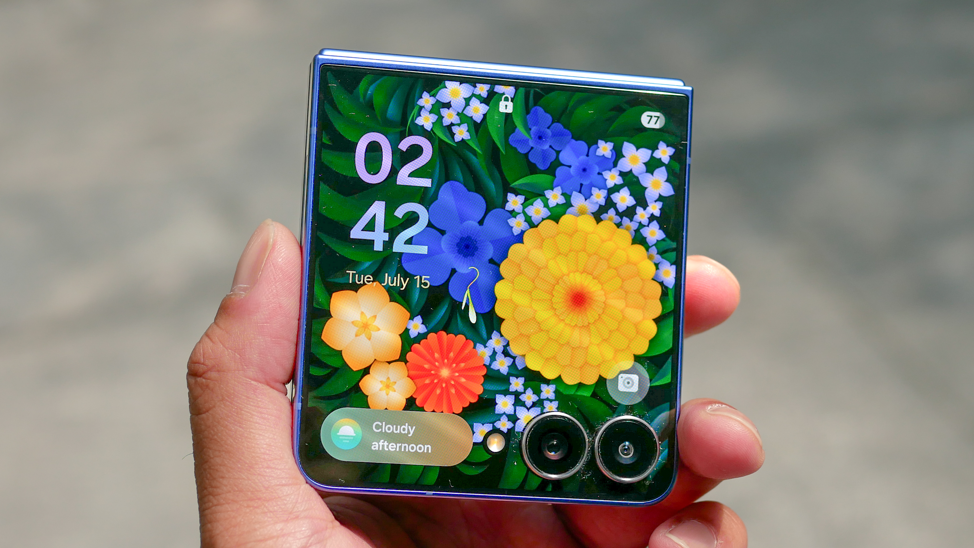 Samsung Galaxy Z Flip 7 Flex Window display closeup.