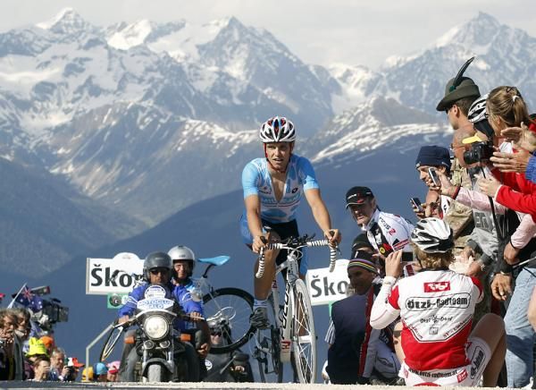 Linus Gerdemann (Milram) suffered from bronchitis, hampering his Plan de Corones TT.