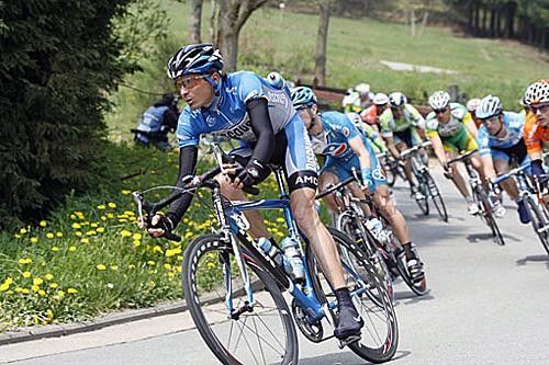 Manuel Beltran (Discovery Channel) leads on a descent