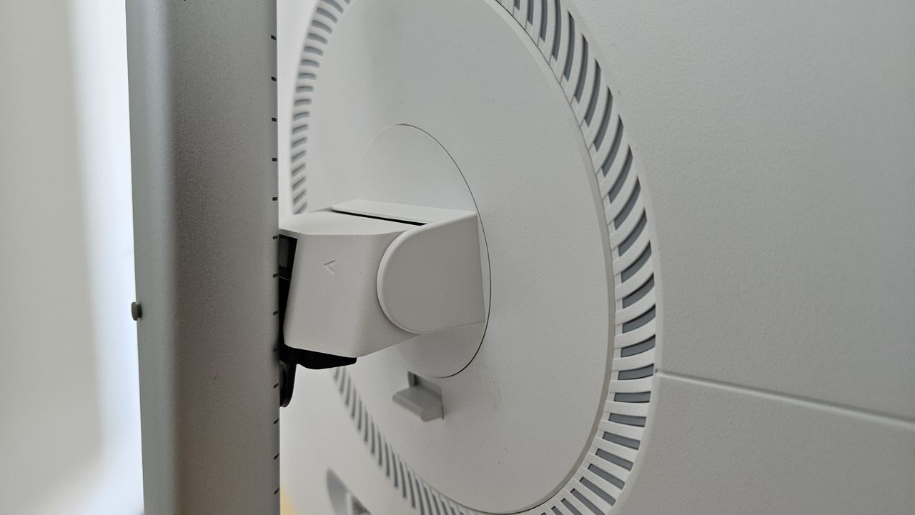 The Acer CE320QK X monitor on a desk