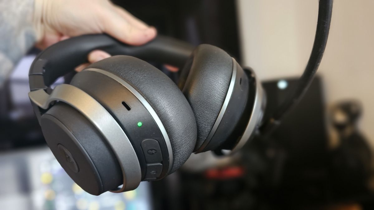 Photograph of the Turtle Beach Stealth Pro Headset