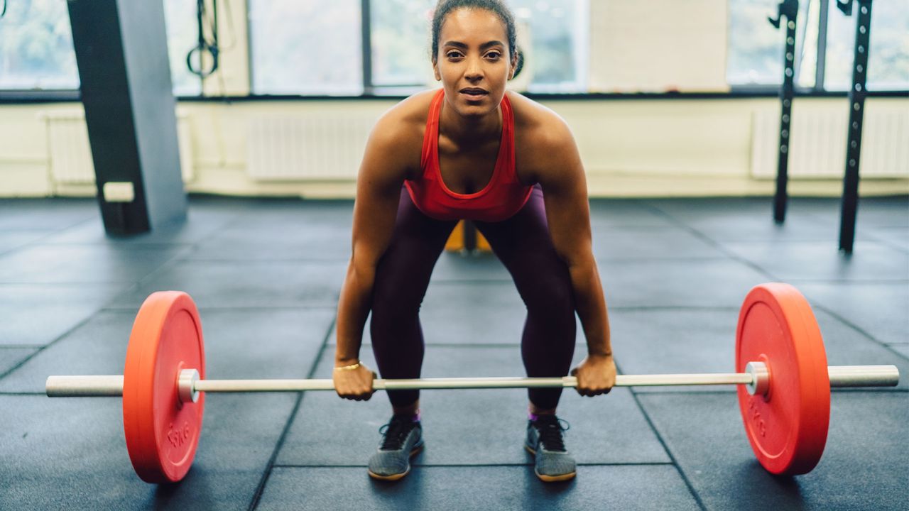 Woman doing deadlift