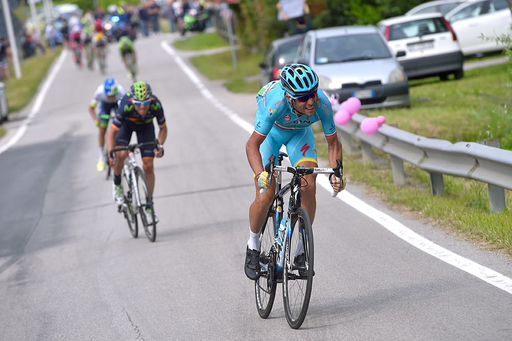 Vincenzo Nibali (Astana) attacks, Alejandro Valverde (Movistar) follows
