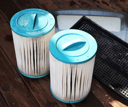 How to clean a pool filter: simple guides from pool experts | Homes and ...