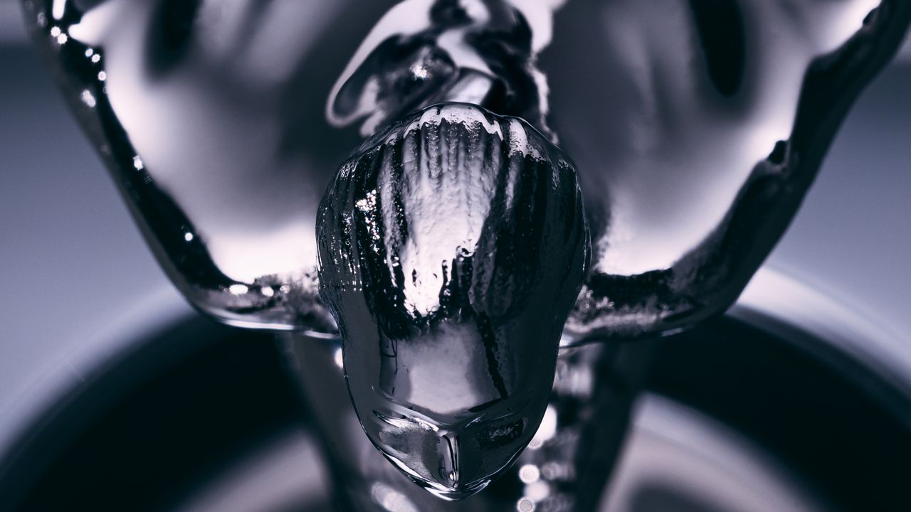 The new Spirit of Ecstasy for Roll's new EVs