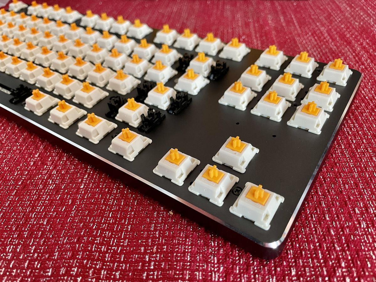 Glorious Gmmk Glorious Panda Switches Side