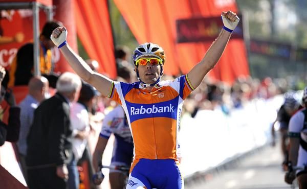 Oscar Freire (Rabobank) takes his first win of the season at the Ruta del Sol.