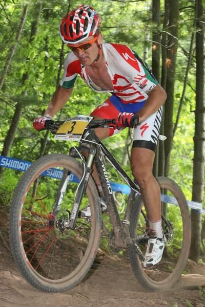 Burry Stander kept within the top five places during the early going.