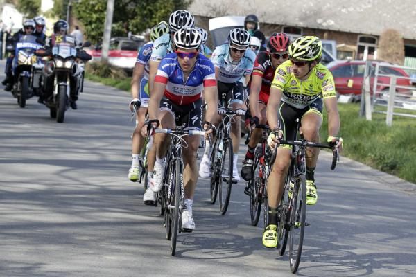 Sylvain Chavanel (Omega Pharma - QuickStep) and Filippo Pozzato (Farnese Vini - Selle Italia) keep an eye on each other