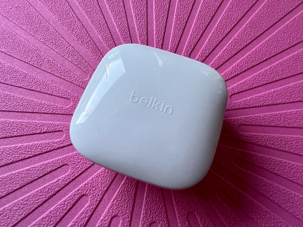 Belkin Soundform Freedom Tw Earbuds Case Closed