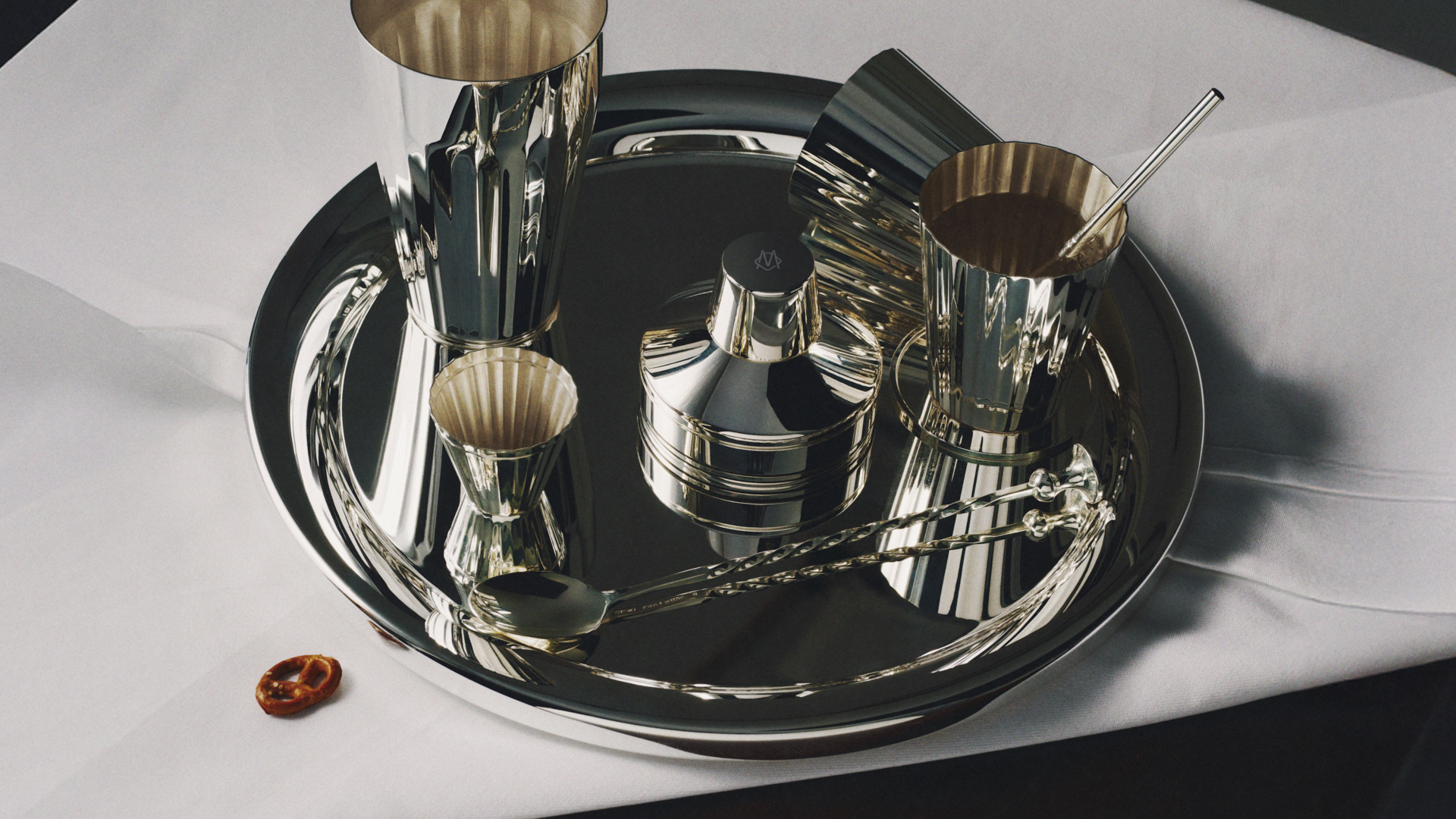 Rimowa cocktail set with Robbe & Berking