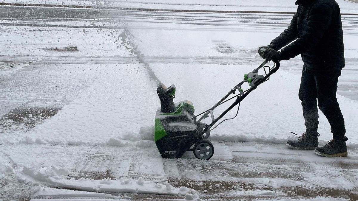 Snow blowers vs snow shovels Top Ten Reviews