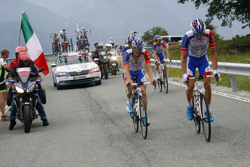 Thibaut Pinot struggles during stage 20 at the 2018 Giro d&#039;Italia