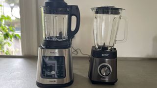 Philips 5000 Series Blender next to Tefal Perfectmix