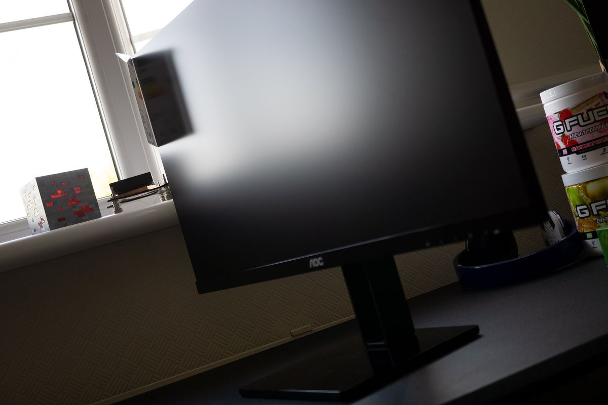 AOC 24V2Q
