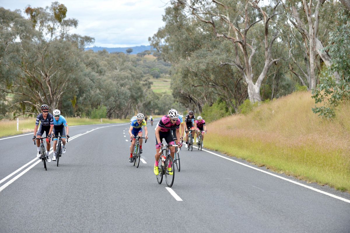Cat and mouse with the peloton up Grindal/Griffin Hill