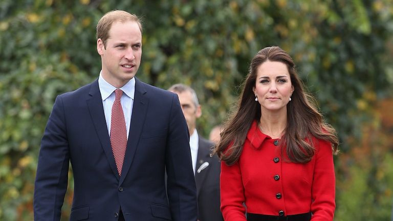 Catherine Duchess of Cambridge and Prince William, Duke of Cambridge arrive to visit the Botanical Gardens on April 14, 2014 in Christchurch, New Zealand