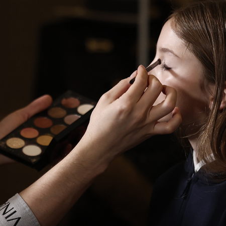 Makeup artist & hairstylist kit essentials