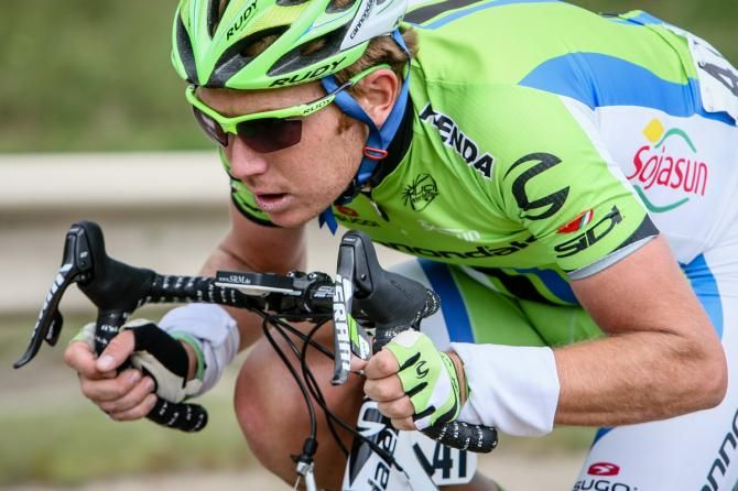 Cameron Wurf (Cannondale) tucks in while in the break