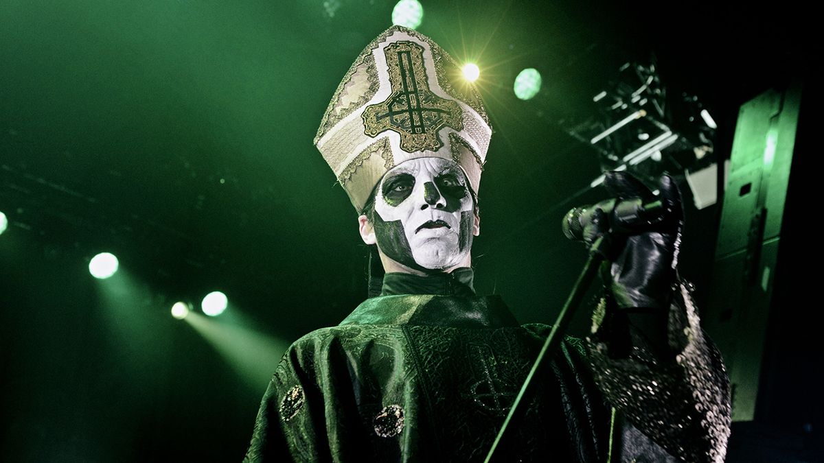 Песни группы ghost. Ghost группа Square Hammer. Группа Ghost he is. Papa Emeritus III Square Hammer. Ghost BC Live